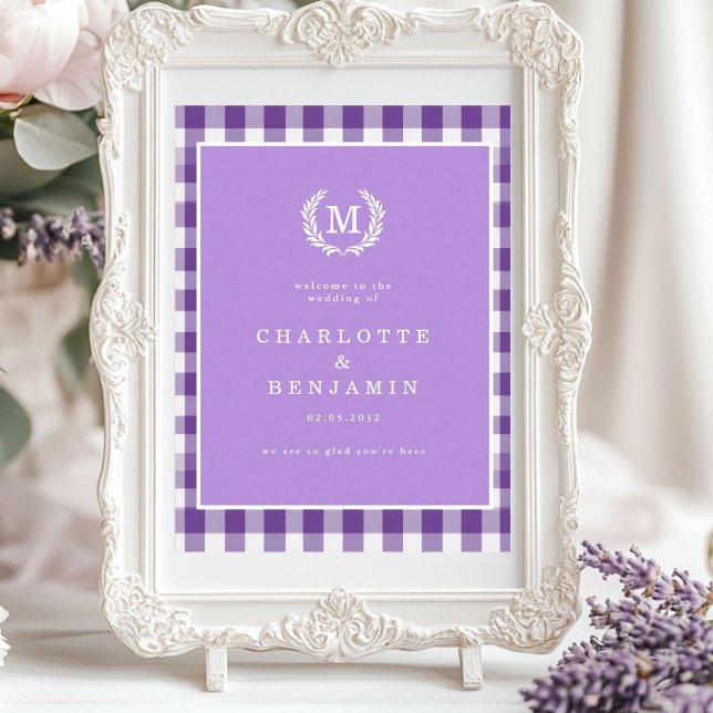 Lila Gingham Monogram Vapensköld Bröllop Välkommen Poster (Purple Gingham Monogram Crest Wedding Welcome Poster)