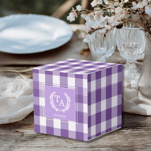 Lila Gingham Monogram Vapensköld Presentaskar (Custom Purple Gingham Monogram Crest Favor Boxes for your wedding or other Occasions.)