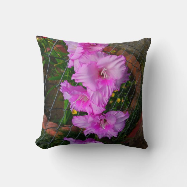 Lila Gladiola Flower Pillow Kudde (Framsida)