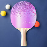 Lila Glitter Glam Metall Monogram Namn Pingisracket<br><div class="desc">Lila Faux Foil Metallic Gnistra Glitter Brushed Metall Monogram Namn Ping Pong Paddle. Det gör perfekten söt 16-årsjubileum,  bröllop,  möhippa,  årsdag,  babydusch eller bachelorette-fest för någon som glam lyxen och chic stilar i kärlek.</div>