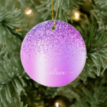 Lila Glitter Monogram Namn Luxury Girly Julgransprydnad Keramik<br><div class="desc">Lila Faux Foil Metallic Gnistra Glitter Brushed Metall Monogram Namn jul Ornament. Det gör perfekten söt 16-årsjubileum,  bröllop,  möhippa,  årsdag,  babydusch eller bachelorette-fest för någon som glam lyxen och chic stilar i kärlek.</div>