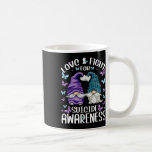 Lila Gnome med Cute Butterfly Mönster Suicide A Kaffemugg<br><div class="desc">Lila Gnome med Mönster Suicide Awareness med Cute Butterfly</div>