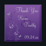 Lila Grått Blommigt Butterfly Wedding Favor Magnet<br><div class="desc">Den här lila och silver grått blommigt- tackar dig för att bröllopsaffären har fjärilar och blommor på den som matchar den bröllopsinbjudan som visas nedan. Om det finns några andra matchande objekt som du behöver,  skicka e-post till din förfrågan till niteowlstudio@gmail.com.</div>