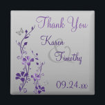 Lila Grått Blommigt Butterfly Wedding Favor Magnet<br><div class="desc">Den här lila och silver grått blommigt- tackar dig för att bröllopsaffären har fjärilar och blommor på den som matchar den bröllopsinbjudan som visas nedan. Om det finns några andra matchande objekt som du behöver,  skicka e-post till din förfrågan till niteowlstudio@gmail.com.</div>
