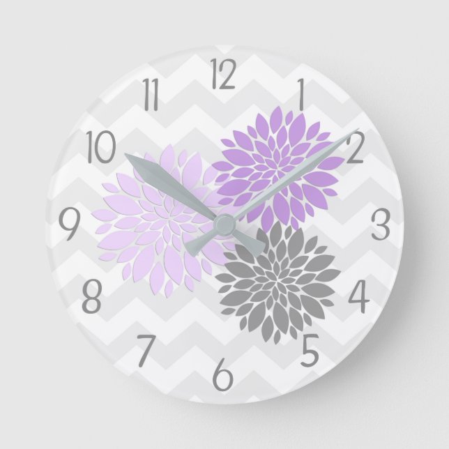 Lila Grått Dahlia Flower Nursery Wall Clock Rund Klocka (Framsida)