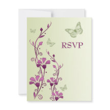 Lila, grön blomsterrik svarskort med fjärilar