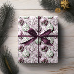 Lila Grönt jul Mönster#20 ID1009 Presentpapper<br><div class="desc">Om du undrar vilka färg-kombinationer du har till plockan för din juldekoration och presentplakat i år, har jag skapat samlingar av samordning av mönster för att göra livet lite enklare. Den här ornitade, mycket realistiska designen av julprydnadsföremål har en 3D-effekt och visas här i en slående pastellpalett på lila och...</div>