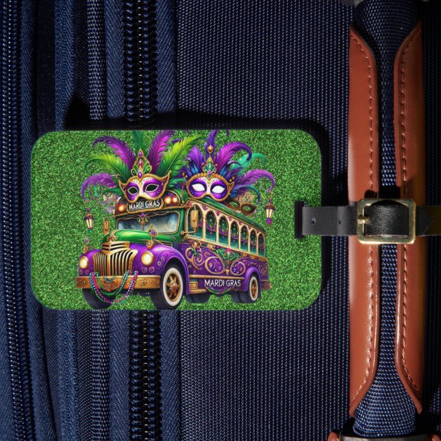 LILA & GRÖNT MARDI GRAS BUSS & FEATHERS BAGAGEBRICKA (Framsida Insitu 4)