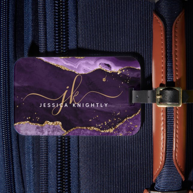 Lila Guld Agate Geode Script Initialer Monogram Bagagebricka (Framsida Insitu 4)