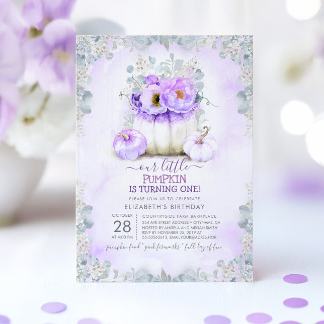 Lila Guld Glitter Little Pumpkin Fall Birthday Inbjudningar (Purple Pumpkins Kids Birthday Invitation)