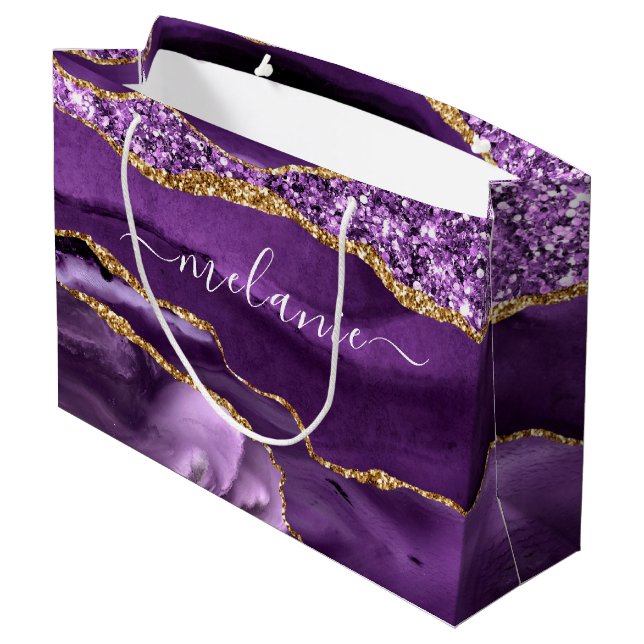 Lila Guld Glitter Marmor Ditt Namn Presentbag (Baksidan Vinklad)