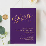 Lila guld-skript 40-årsdag inbjudningar<br><div class="desc">En modern inbjudan till snyggt för en 40-årsdag party. Lila färgad bakgrund och ord 40 skriven med elegant stort skript brev i faux guld. Anpassa och lägg till information om namn och party.</div>