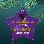 Lila Guld Student Anpassningsbar 2025 Studenten St Julgransprydnad Keramik<br><div class="desc">Denna moderna lila och guld anpassningsbar studenten star julstjärna har klassmässig typografi av universiteten eller college namn för 2025-klassen. Anpassa med ditt graderingsår under handskrivet skript för chic och svart graderingshölje för en student-gåva med underbar personlig</div>
