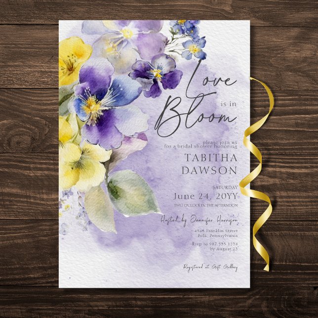 Lila Gult Blommigt Kärlek i dagens bloomoderska sk Inbjudningar (Purple Yellow Floral Love In Bloom Modern Shower Invitation)