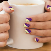 Lila Gult Rand Minx Nail Art.