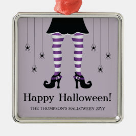 Lila Häxben Och Spindlar Glad Halloween Text Julgransprydnad Metall