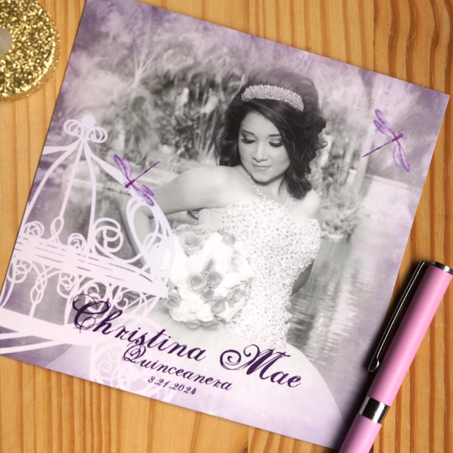 Lila Horse Carriage Quinceañera-inbjudan Inbjudningar (Whimsical purple quinceanera invitation with princess horse carriage)