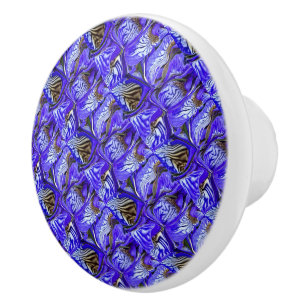 Lila Iris Flower / Slaned / Tilt / / Knopp