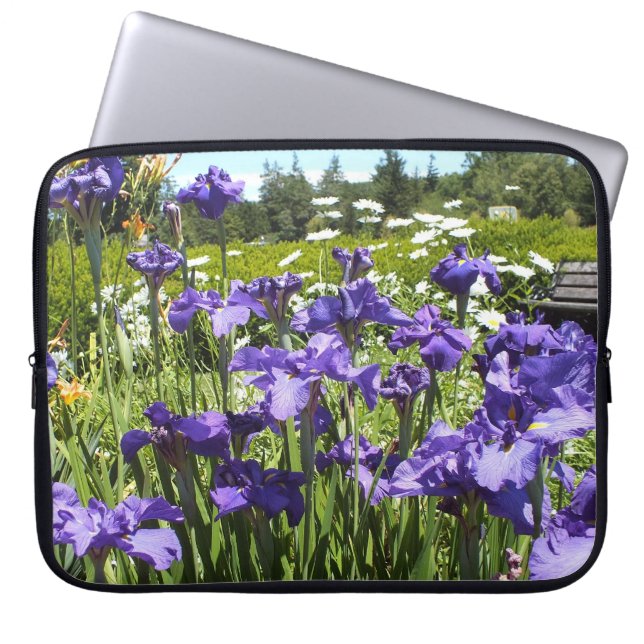 Lila Iris Garden Laptop sleeve (Framsidan)