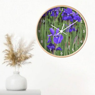 Lila Iriserar botaniska Blommigtens fotografiska v Rund Klocka