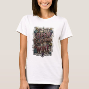 Lila JAG ÄR I ETT ÖPPET FÖRHÅLLANDE MED VIN T Shirt