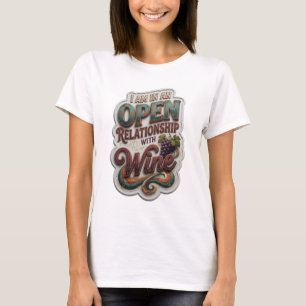Lila JAG ÄR I ETT ÖPPET FÖRHÅLLANDE MED VIN v2 T Shirt