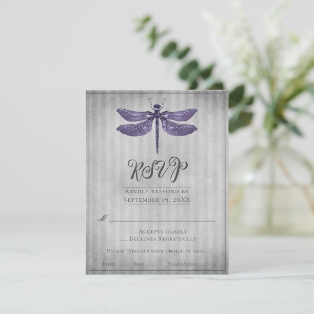 Lila Jeweled Dragonfly Bröllop OSA (Stående Fram)