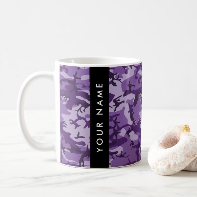 Lila Kamouflage Anpassa med namn Kaffemugg (Med munk)