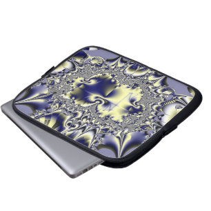 Lila Kaos Laptop Sleeve