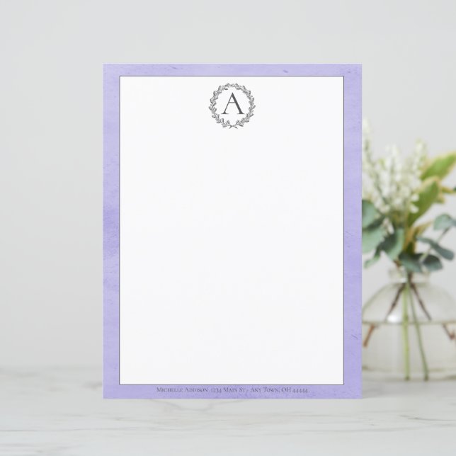 Lila kransmonogram brevpapper (Stående Fram)