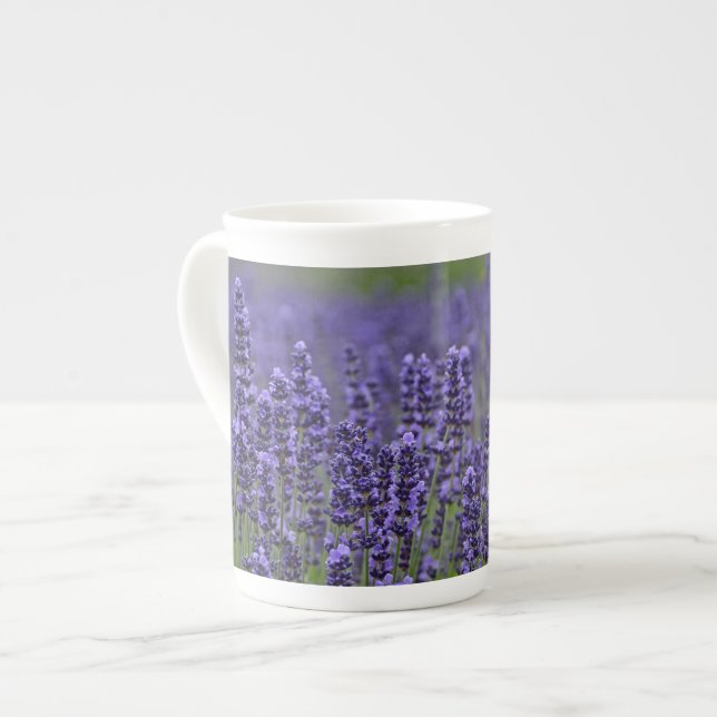 Lila lavender-blommor benporslin mugg (Framsida vänster)