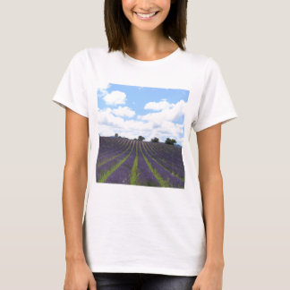 Lila lavender fält nära Sault T-shirt