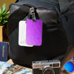 Lila lavender-övertoning, geometriskt nät mönster bagagebricka<br><div class="desc">märkre för coola av gradient med geometriska nätmaskor som är mönstrad för bagagepåsar,  unikt tillbehör för färd. Triangelns geometriska nät med ljusare mörk lila lavender ombre-gradient.</div>