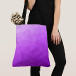 Lila lavender-övertoning, geometriskt nät mönster tygkasse<br><div class="desc">Triangelns geometriska nät med ljus till mörk rosa lila lavender ombre-övertoning.</div>