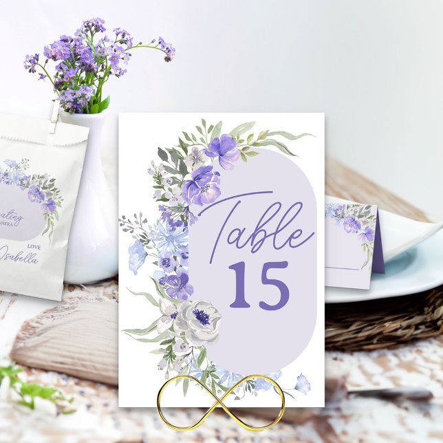 Lila Lavender Peri-Blommigt redigerbar Bordsnummer (Table Number set in modern oval framed with purple lavender blue flowers)