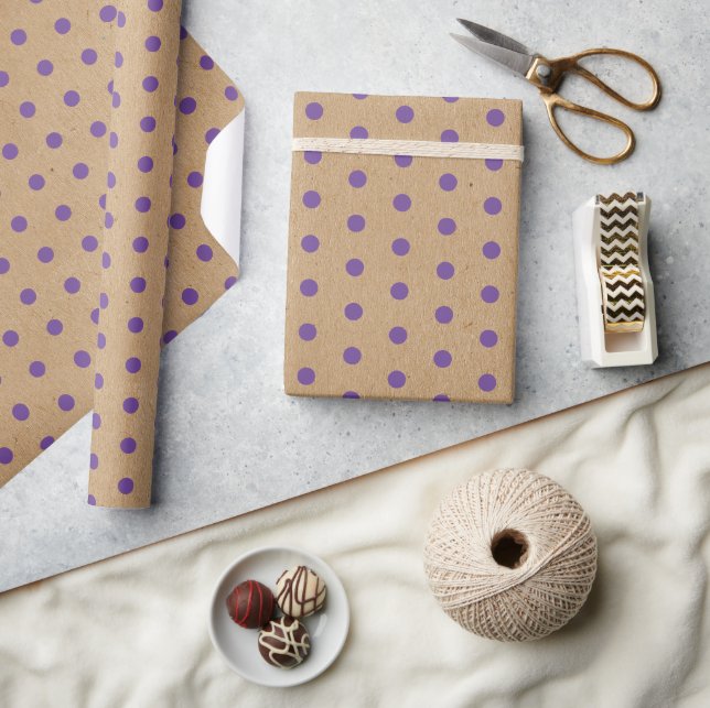 Lila Lavender Violet Dots Faux Rustic Kraft Presentpapper (Hantverk)