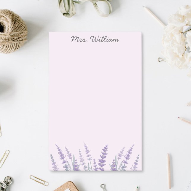 Lila Lavender Watercolor Blommigt Post-it Block (In situ On desk)