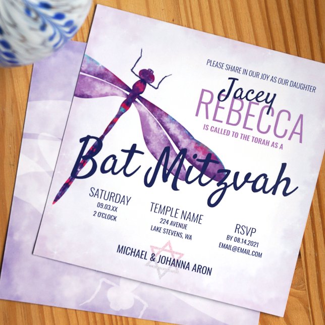 Lila, Lavender Whimsical Dragonfly Bat mitzvah Inbjudningar (Popular purple cute bat mitzvah invitation purple and navy blue theme colors)
