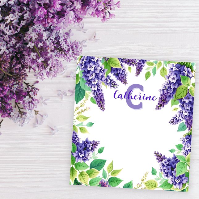 Lila Lilacs med Grönt Löv Namn och Monogram Anteckningsblock (Skapare uppladdad)