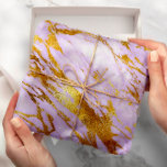 Lila Lily Guld Pastel White Marble Shiny Glam Presentpapper<br><div class="desc">Minimalism och elegans i enlighet med de verkliga trenderna för insida-dekorering. För många Tillfällen</div>