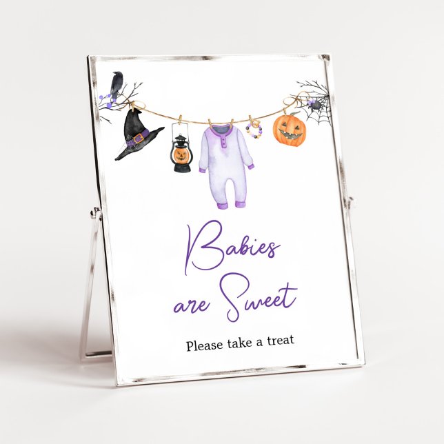 Lila Little Boo Halloween Spädbarn är Sweet Poster (Halloween Baby Clothes Baby Shower Babies are Sweet Sign)