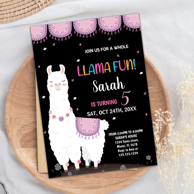 Lila Llama Roligt Llama Birthday-inbjudan Inbjudningar (Purple Llama Fun Llama Birthday Invitations)