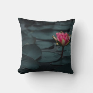 LILA LOTUS FLOWER PÅ VATTEN KUDDE