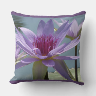 Lila Lotus Flowers Close Up Dekorativ kudde