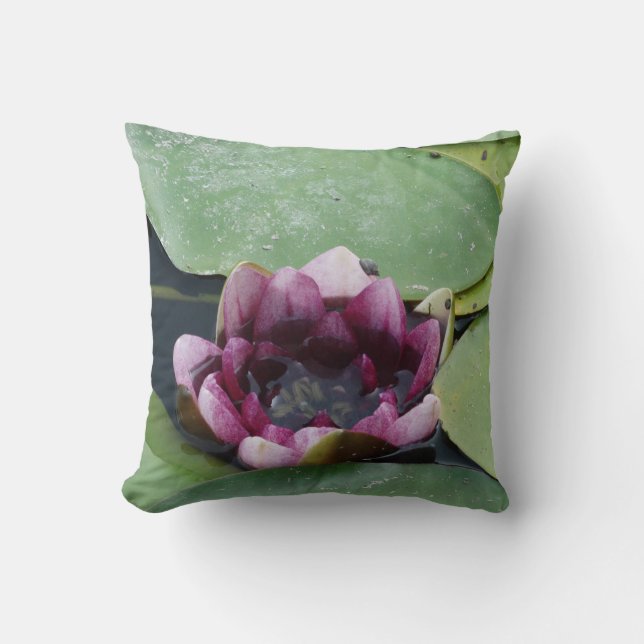Lila Lotus Photo Throw Cushion 41 cm x 41 cm Kudde (Framsida)