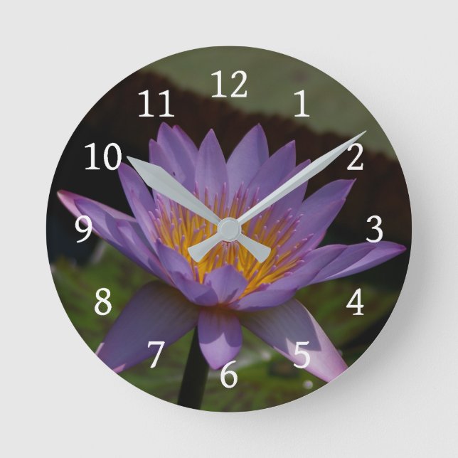 Lila Lotus Waterlily Rund Klocka (Framsida)