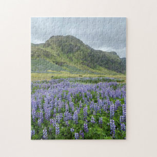 Lila Lupine Flowers & Grönt Mountains Pussel