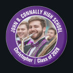 Lila Marching Band Photo High School Spirit Magnet<br><div class="desc">Den här coolan har skräddarsytt högskoleband med foto med vit typografi av ditt team och namn på en lila magnet. Anpassa dig med ditt student-foto och klassår som en stolt förälder. Ett mamma och pappa kan bära dessa knappar till konkurrens och spel.</div>
