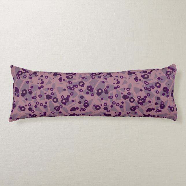 lila mauve geometrisk kroppskudde (Framsidan)