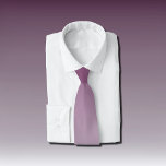 lila mbre - modernt slips<br><div class="desc">Lila ombré -modern necktie . Den här övertoningen går från svart magenta till blå magenta.Enkelt och elegant blandat färg. Från lagret av Almas design. Underbar för studenten ,  party ,  födelsedag . Utskriven på båda sidor.</div>